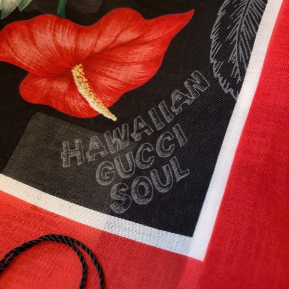 BNWT Authentic Gucci Scarf - Picture 2 of 10